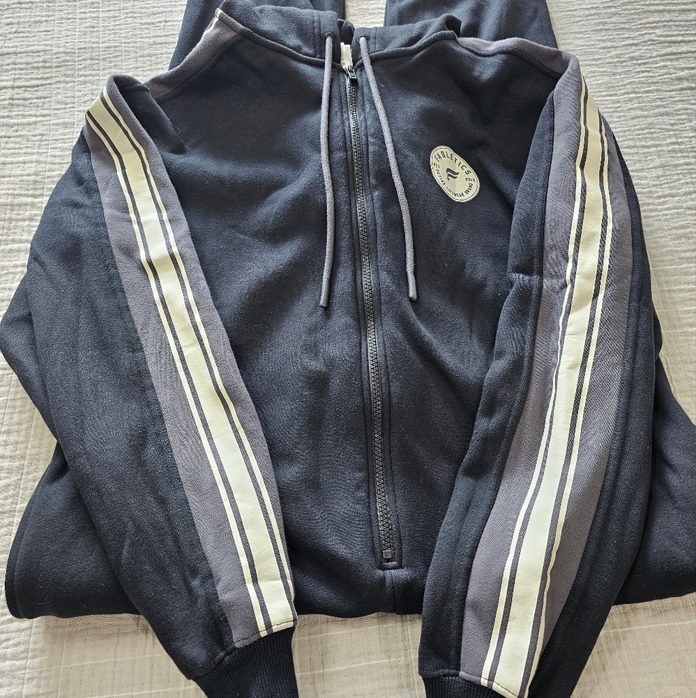 Fabletics Cozy Fleece Hooded Onesie Wmns Size Medium NWTS - Picture 9 of 16